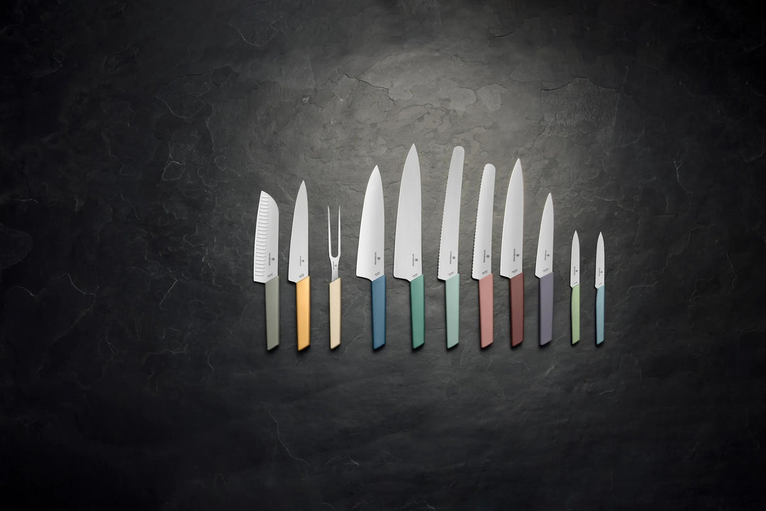 Couteaux de cuisine Victorinox Swiss Modern sur ardoise