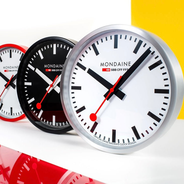 Mondaine Wanduhr Quartz – 25 cm Design-Wanduhr