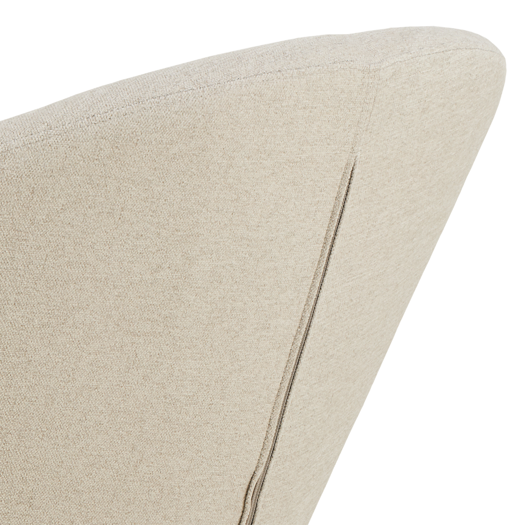 Detailaufnahme der Rückenlehne vom AC Design Sessel Center Beige mit feiner Ziernaht