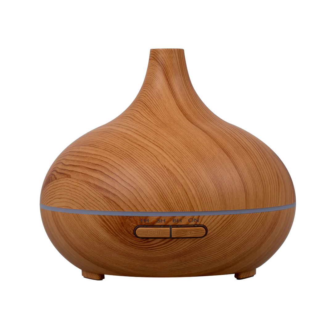 Aroma Diffuser in heller Holzoptik mit LED-Beleuchtung und Timerfunktion – Frontansicht freigestellt
