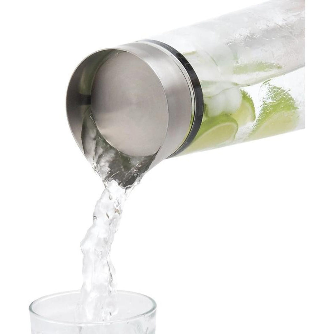 Blomus Wasserkaraffe Acqua, Ausgiessen durch den Deckel