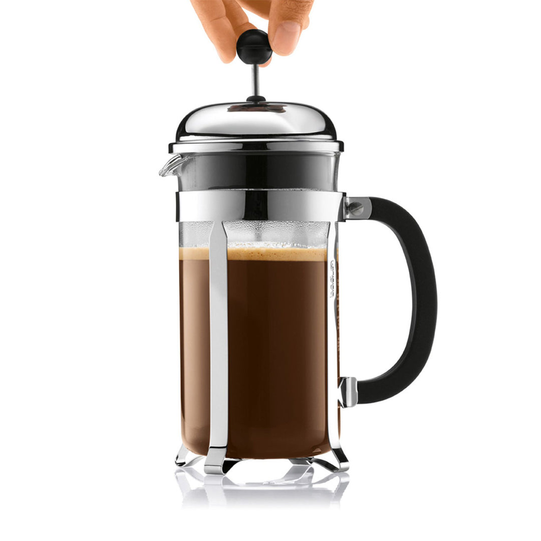 Bodum Chambord Kaffeebereiter 1 l, verchromt, Kolben herunterdrücken