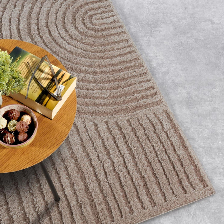 Elle Decoration Hochflorteppich Chappe, Ecke mit Beistelltisch
