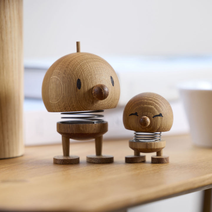 Hoptimist Bumble Oak, Feder zwischen Kopf und Fuss