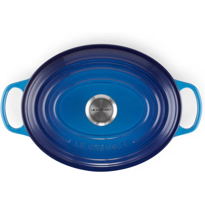 Draufsicht auf den Deckel des Le Creuset Signature Bräters in Azur 31
