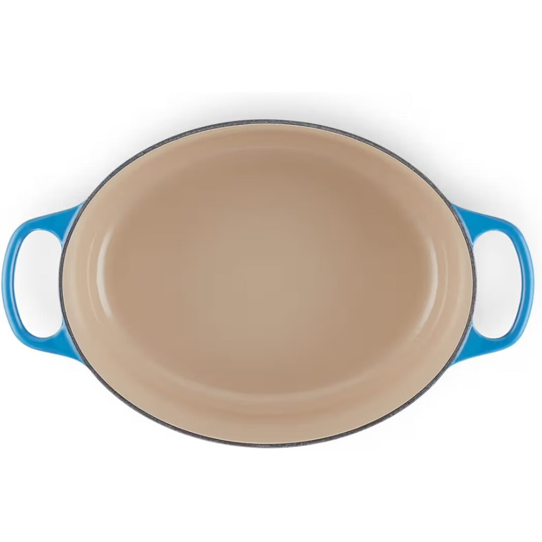 Innenansicht des grossen Le Creuset Signature Bräters in Azur mit Emaille 31