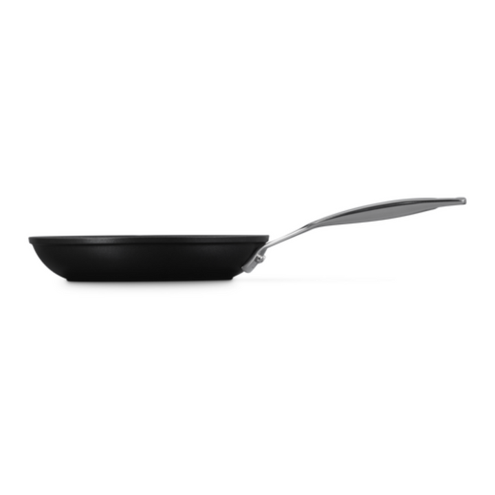 Le Creuset Bratpfanne flaches Profil Aluminium Pfanne Antihaft