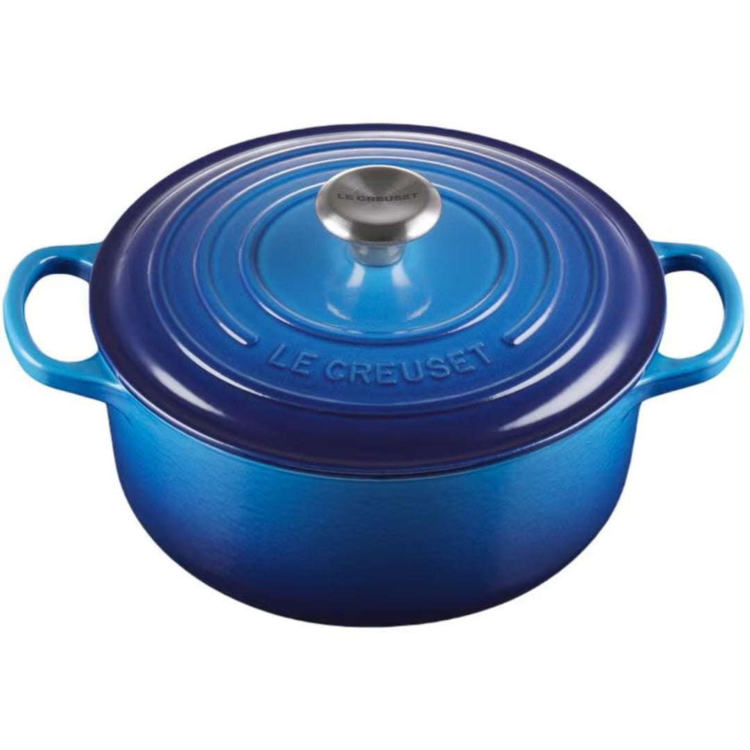Cocotte Le Creuset Signature 24 cm, Azur, vue de trois quarts avant