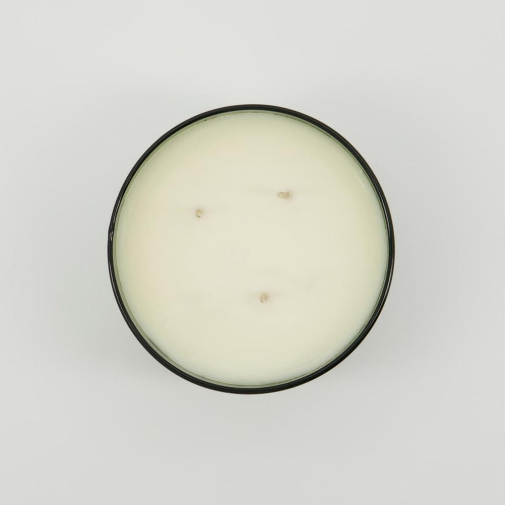 Meraki Duftkerze Oud Leaf, Draufsicht mit drei Dochten