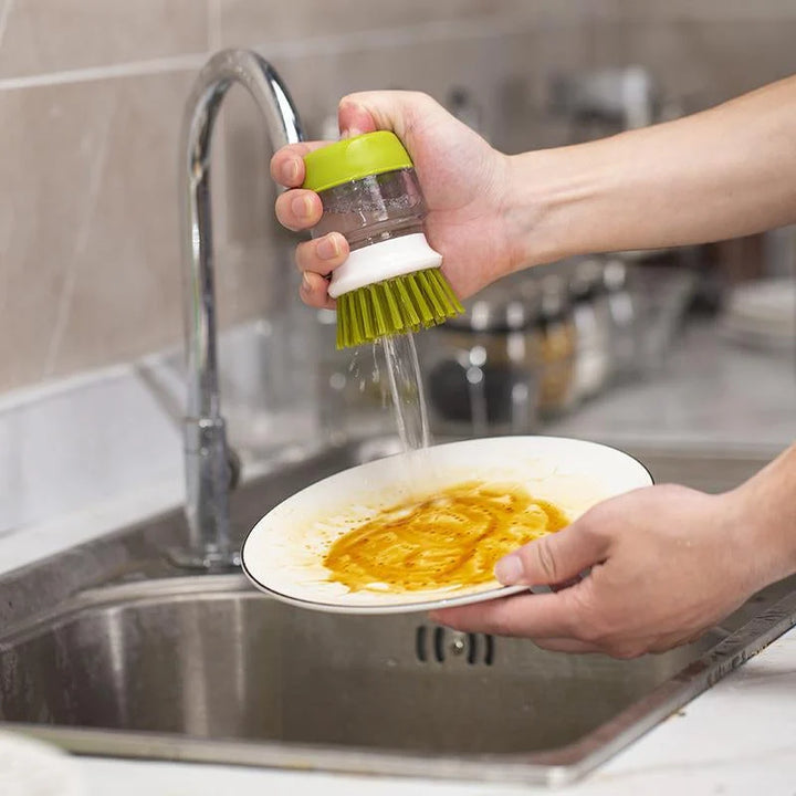Brosse à vaisselle PanScrub avec distributeur de produit vaisselle, vert, vaisselle sous le robinet