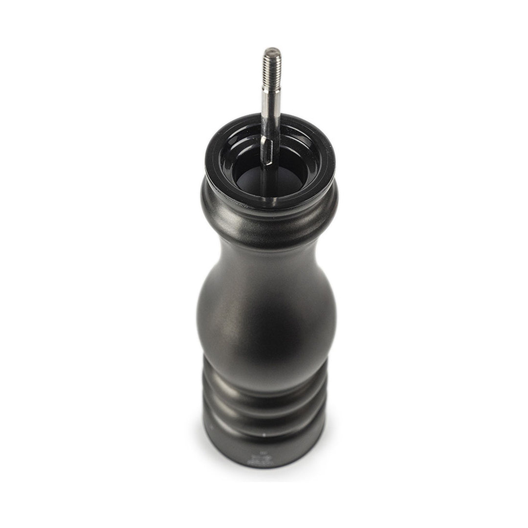 Peugeot Paris Chef Pfeffermühle 22 cm, Karbonschwarz, geöffnet mit Einfüllöffnung