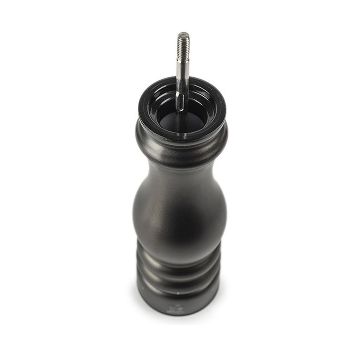 Peugeot Paris Chef Pfeffermühle 22 cm, Karbonschwarz, geöffnet mit Einfüllöffnung