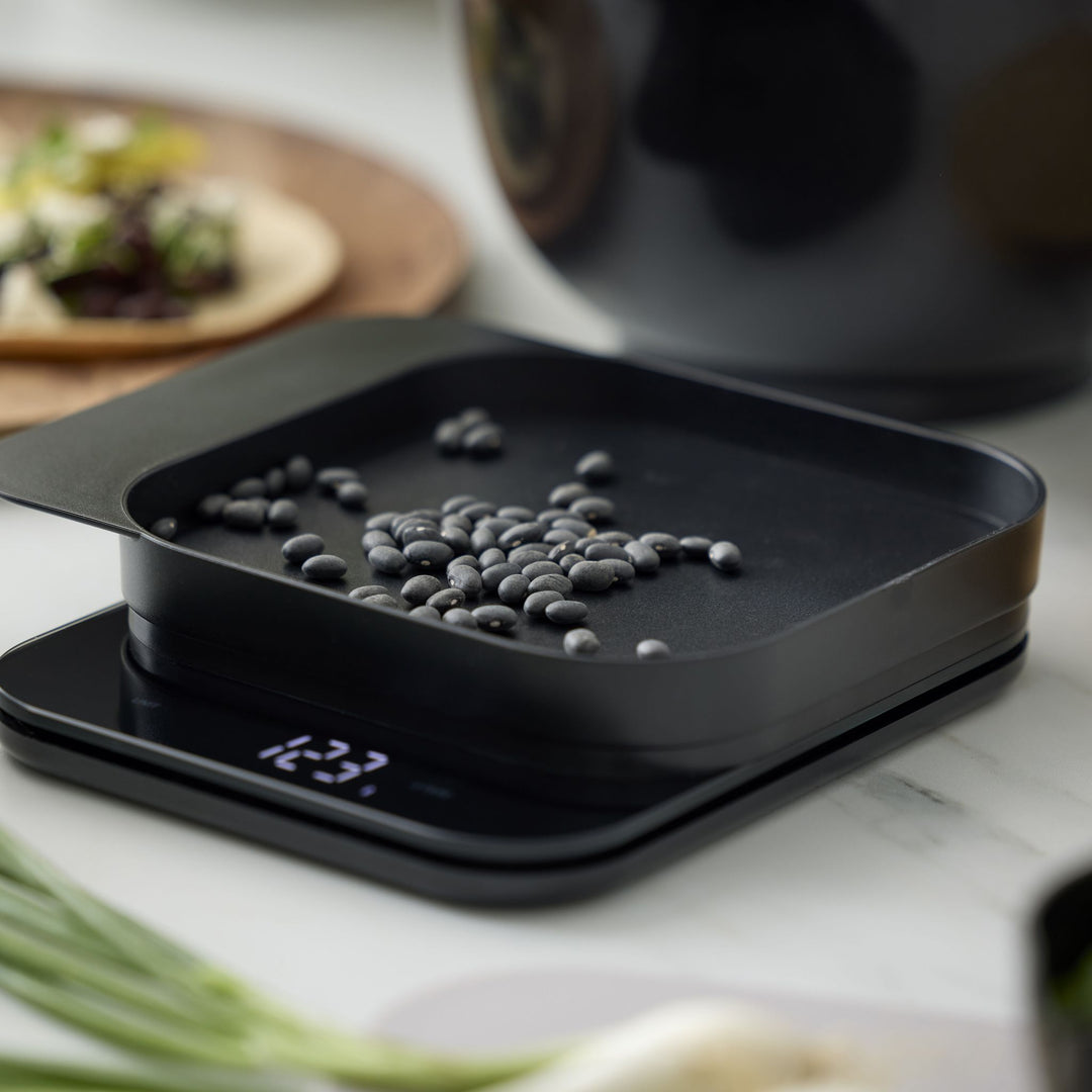 Rosti Küchenwaage Mensura, Schwarz, in der Küche
