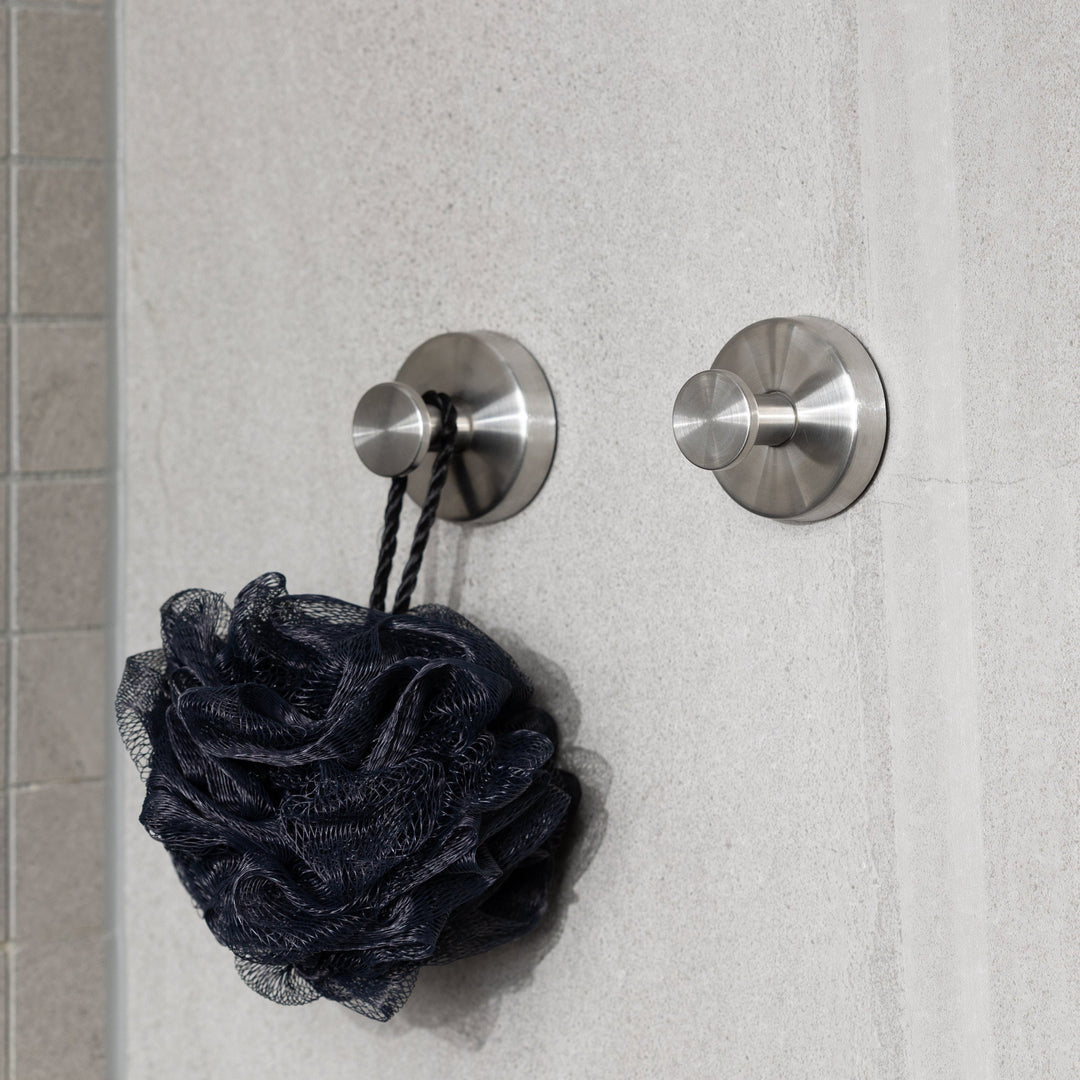 Crochet à ventouse sans perçage, chrome, avec éponge de douche sur la paroi de douche