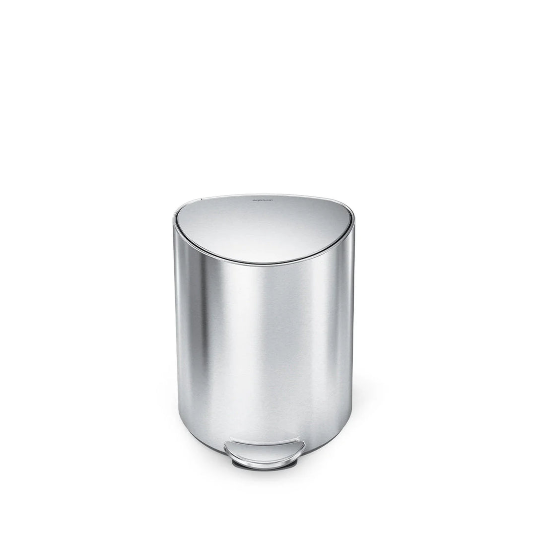 Poubelle à pédale Simplehuman 6 l en inox brossé, vue de face