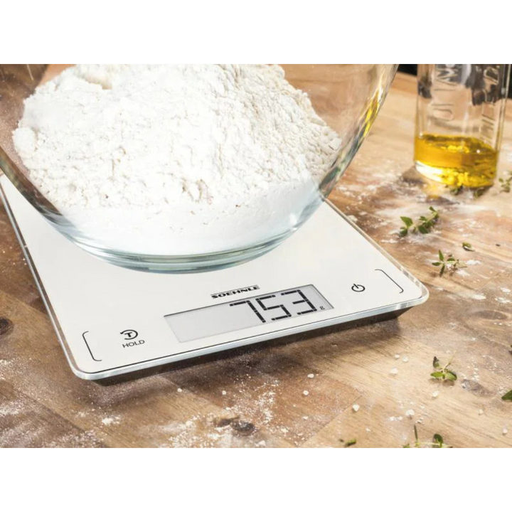 Soehnle Page Profi 300 digitale Küchenwaage mit Schüssel und präziser Gewichtsanzeige beim Backen