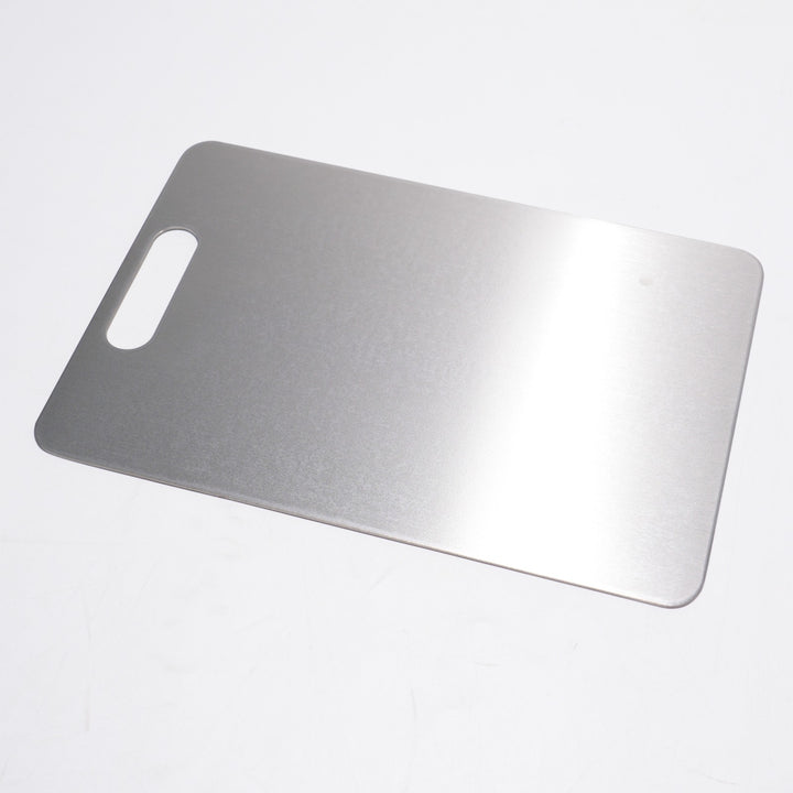 100 % Titan Schneidebrett – hygienisches, antibakterielles Schneidebrett aus Titan für die Küche