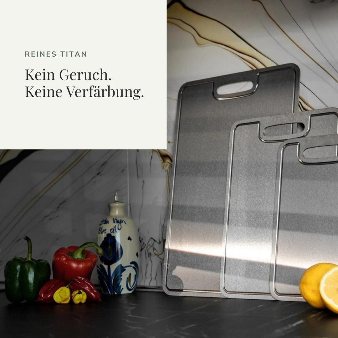 Titan-Schneidebretter in drei Grössen an der Küchenwand, kein Geruch und keine Verfärbung