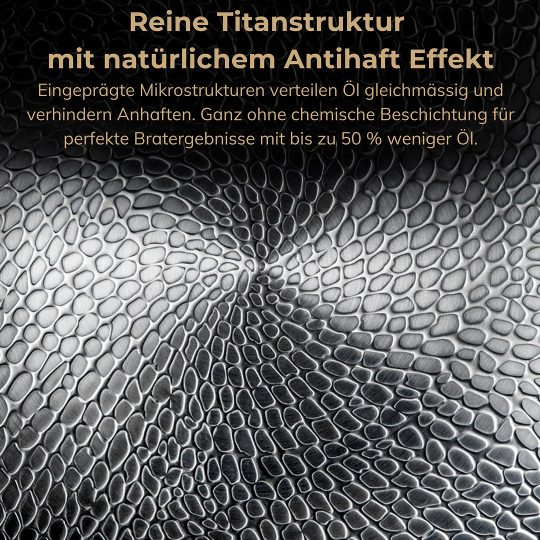 Detailaufnahme der gehämmerten Titanoberfläche der Titanium Pro Bratpfanne