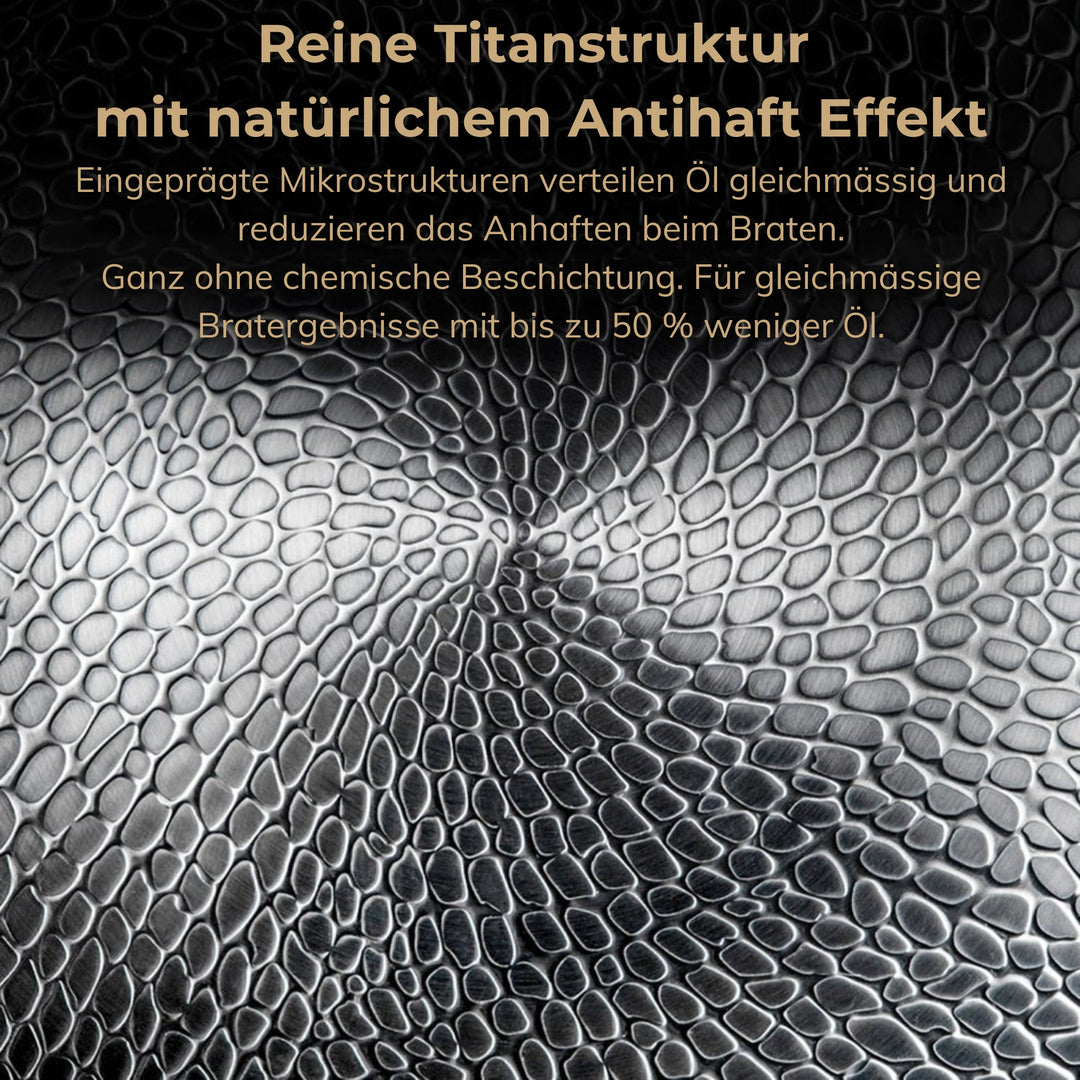 Detailaufnahme der gehämmerten Titanstruktur der Titanium Pro Bratpfanne