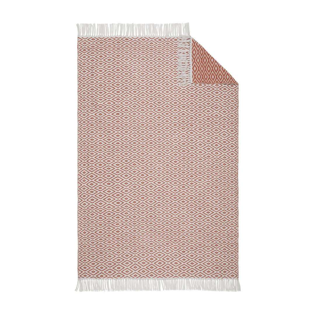 Urbanara Barota Teppich, Terracotta/Weiss, helle Seite mit umgeschlagener Ecke