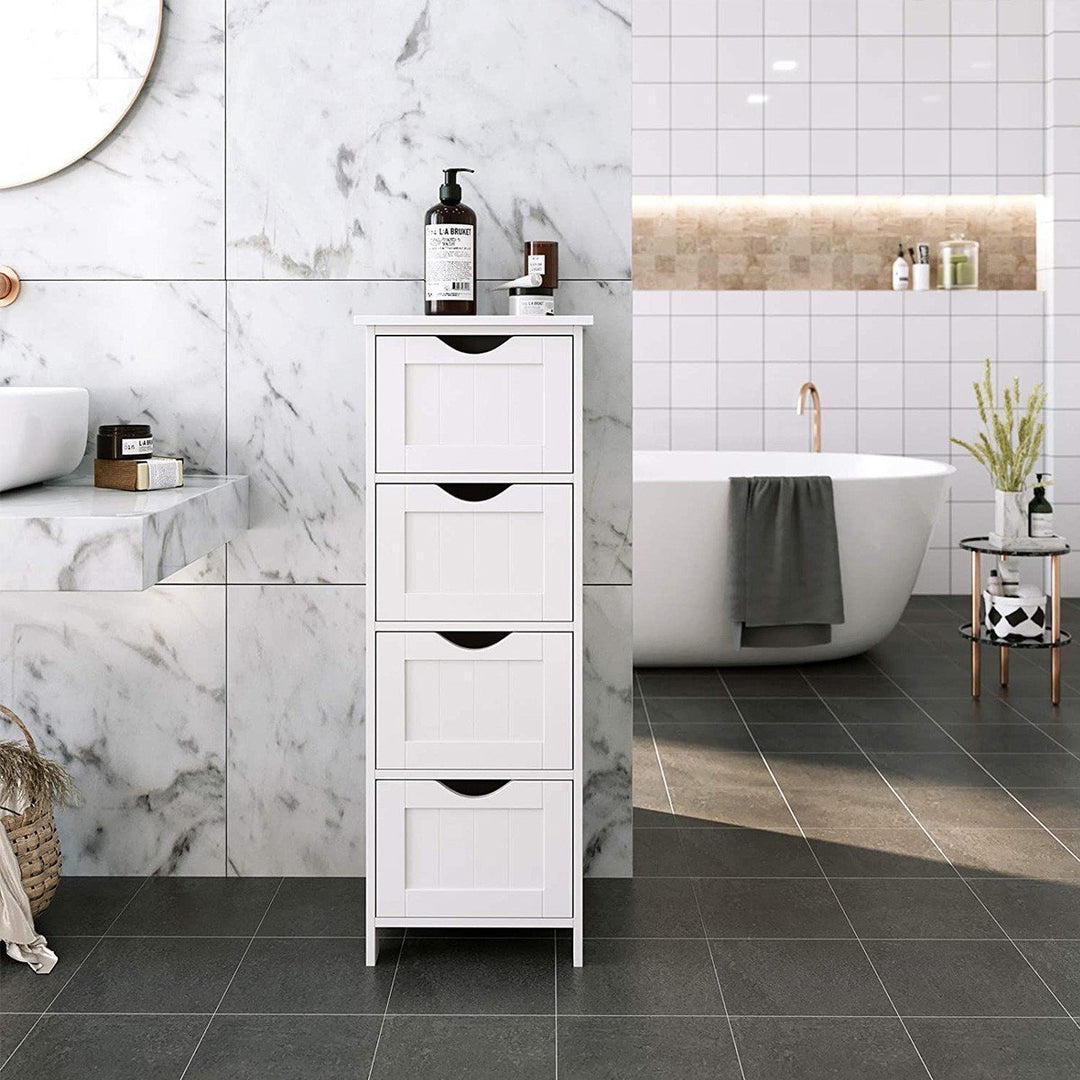 Meuble de salle de bain VASAGLE à 4 tiroirs, blanc, à côté d’un mur en marbre et d’une baignoire