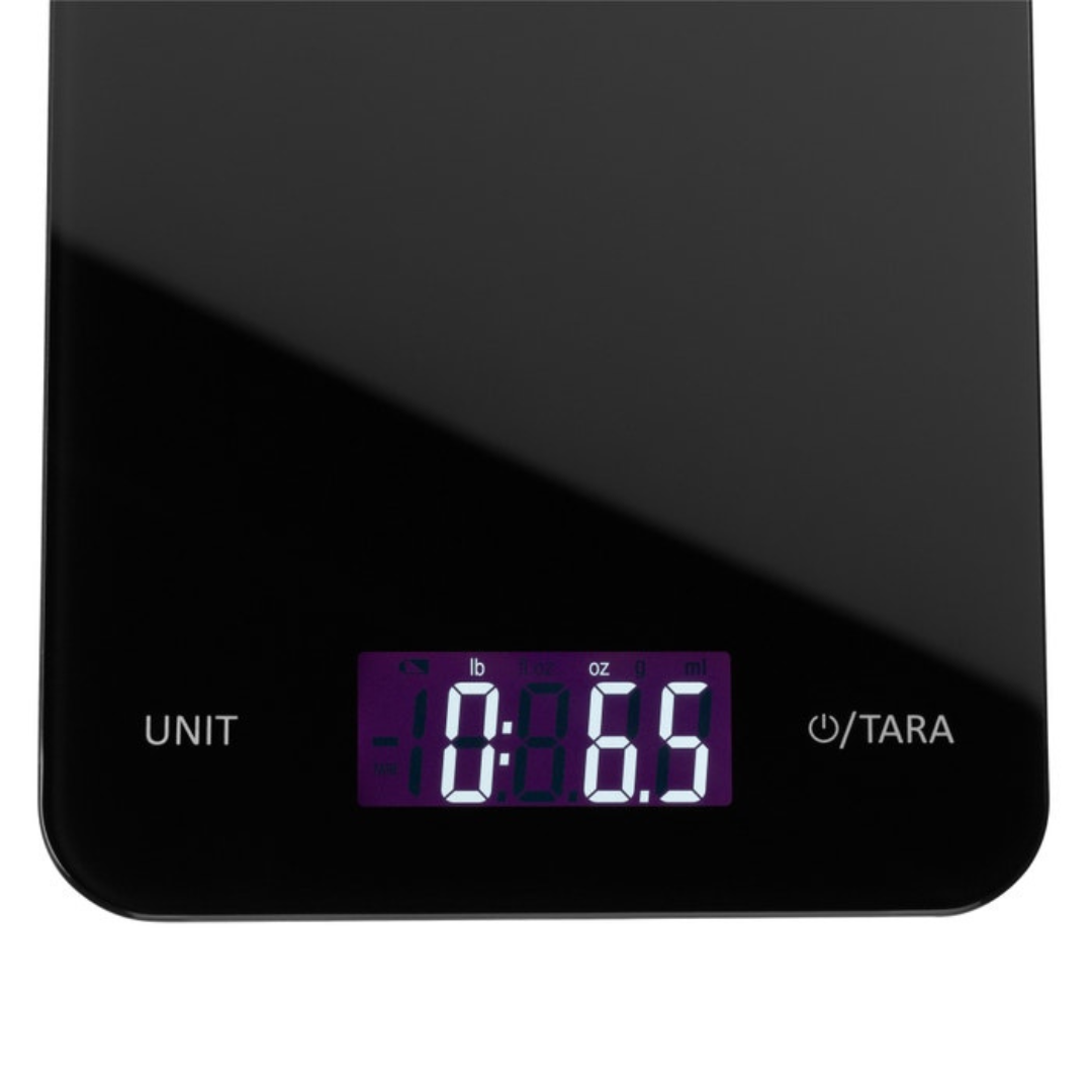 Detailaufnahme der WMF Küchenwaage Digital Schwarz mit beleuchtetem LCD Display und Sensortouch Steuerung