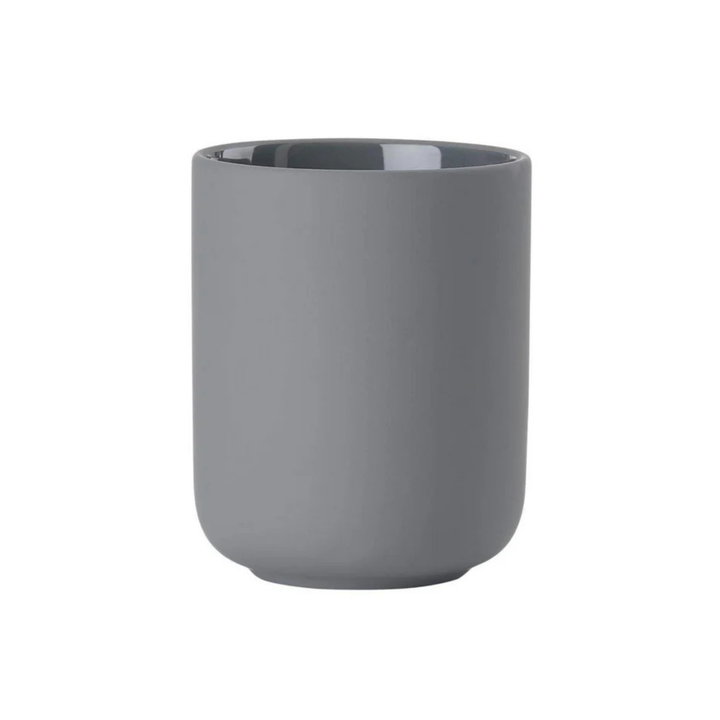 Zone Denmark Ume Zahnputzbecher in Grau aus Steingut im minimalistischen Design